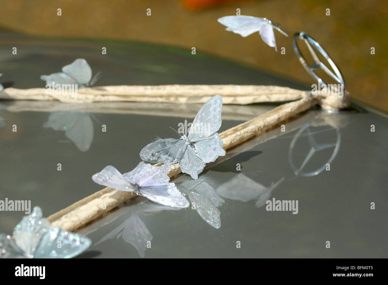 Mercedes wedding car hi-res stock photography and images - Alamy