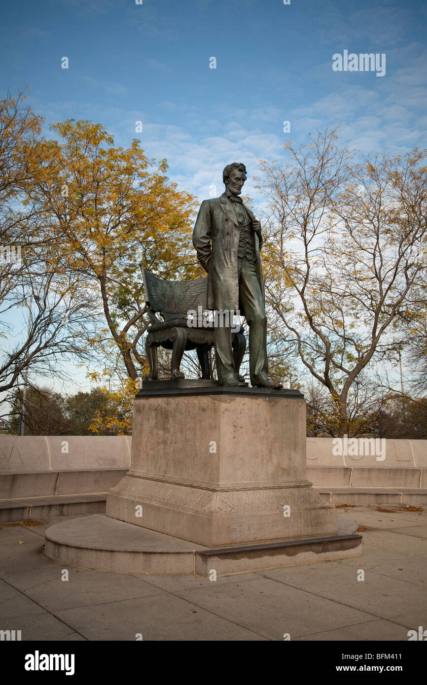 Standing sculpture of president Abraham Lincoln by sculptor Augustus Saint-Gaudens in Lincoln Park in Chicago illinois USA Stock Photo