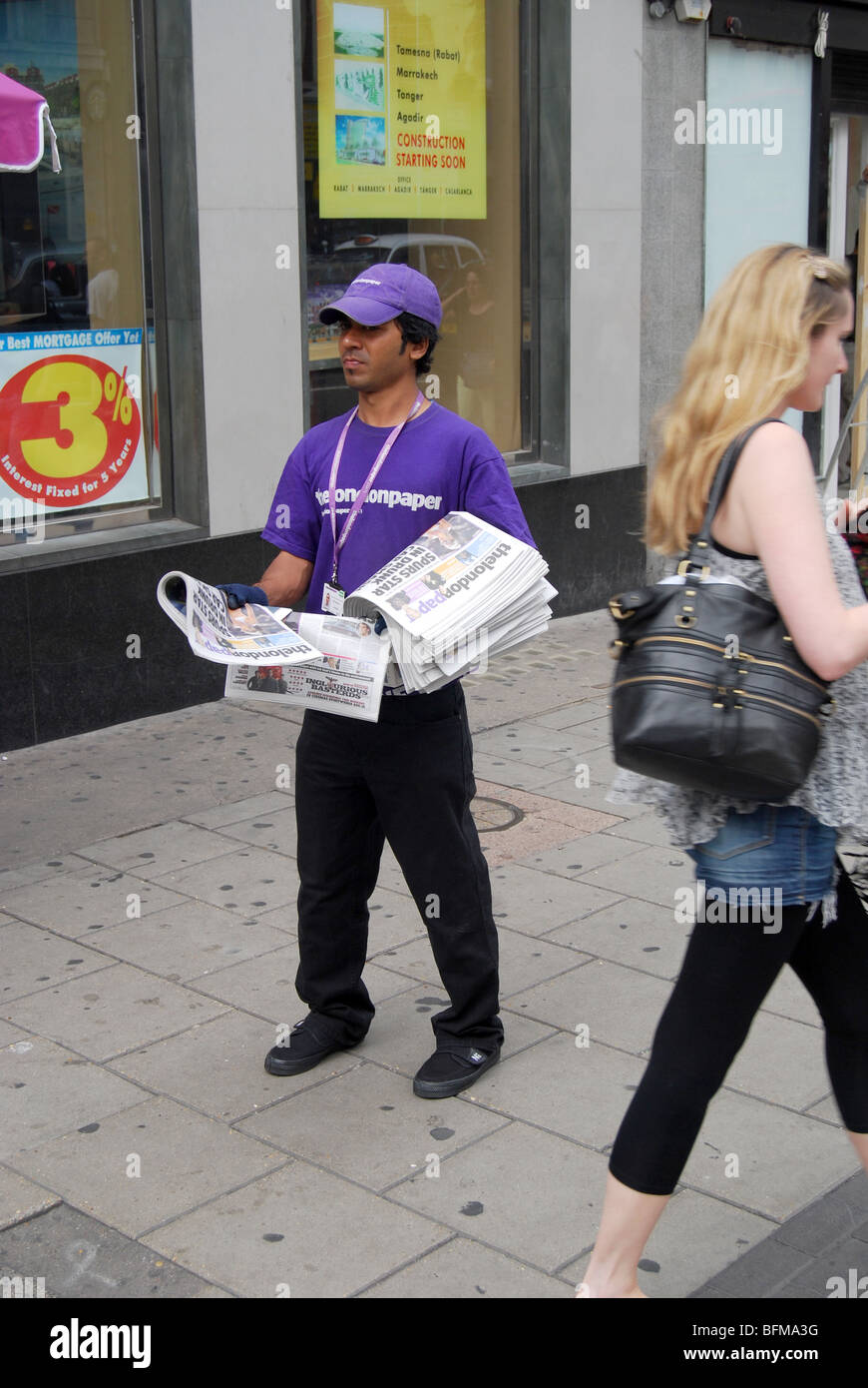 The Londonpaper distributor Stock Photo Alamy