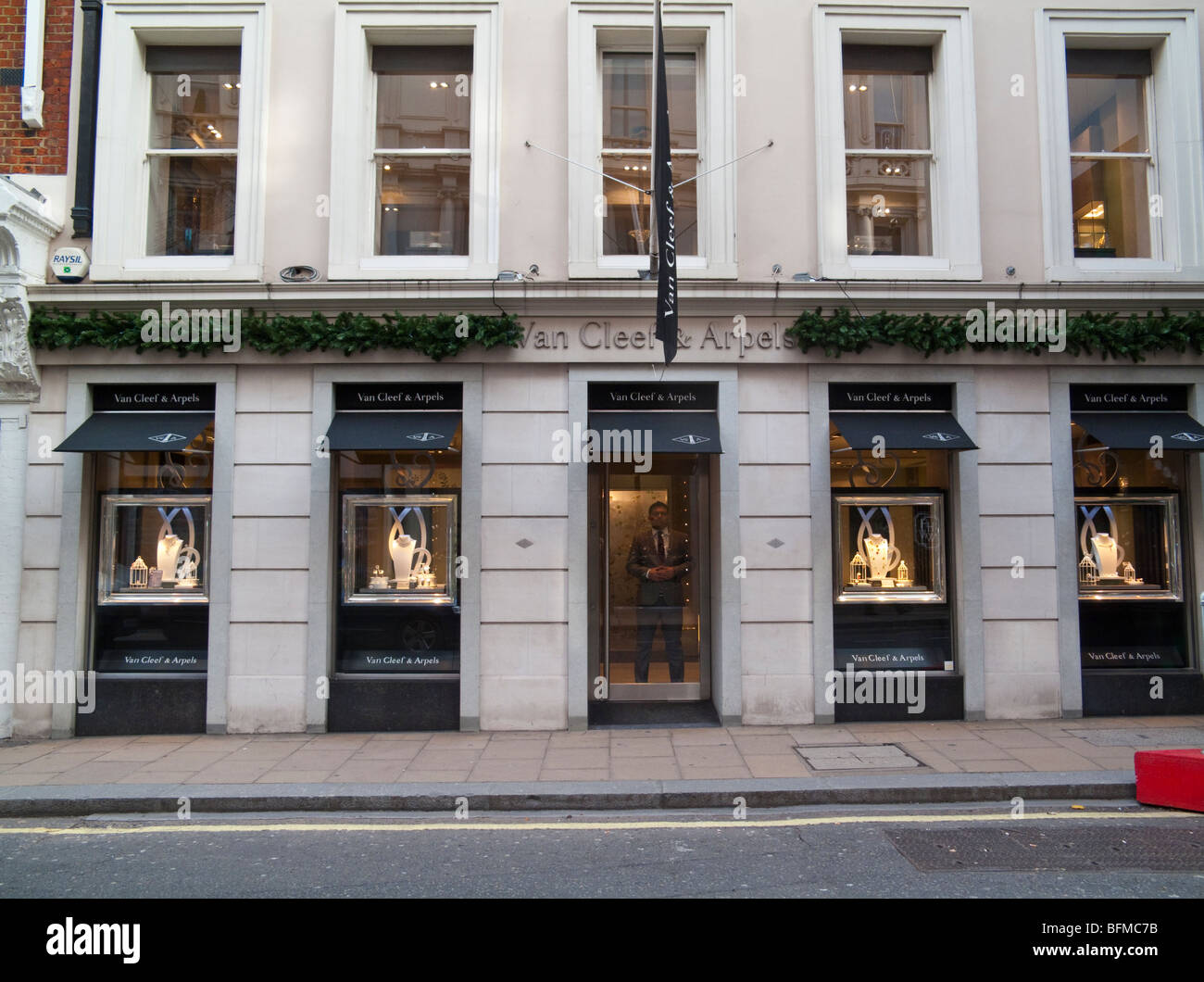 Van Cleef & Arpels Christmas display, New Bond Street, Mayfair Stock