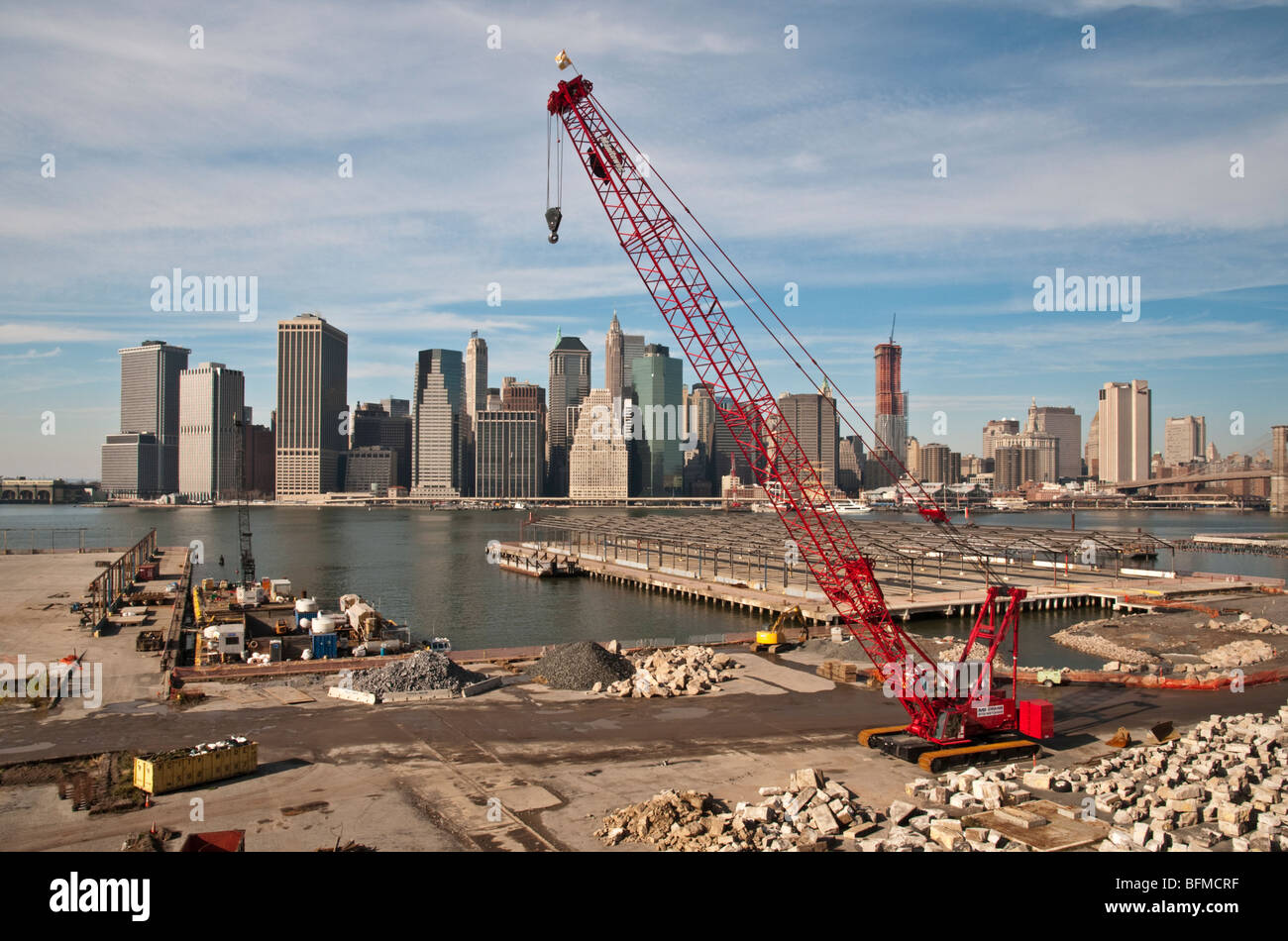 Development of the Brooklyn Waterfront with Manhattan in the background Stock Photo Alamy