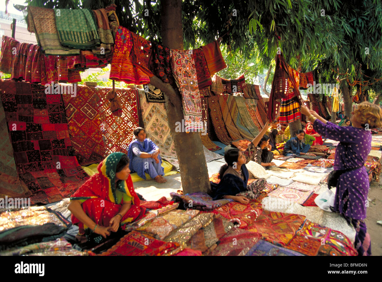 Janpath market delhi hi-res stock photography and images - Alamy