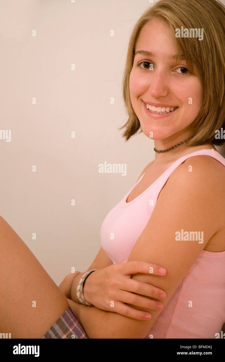 Side view girl wearing sleeveless hi-res stock photography and images -  Alamy