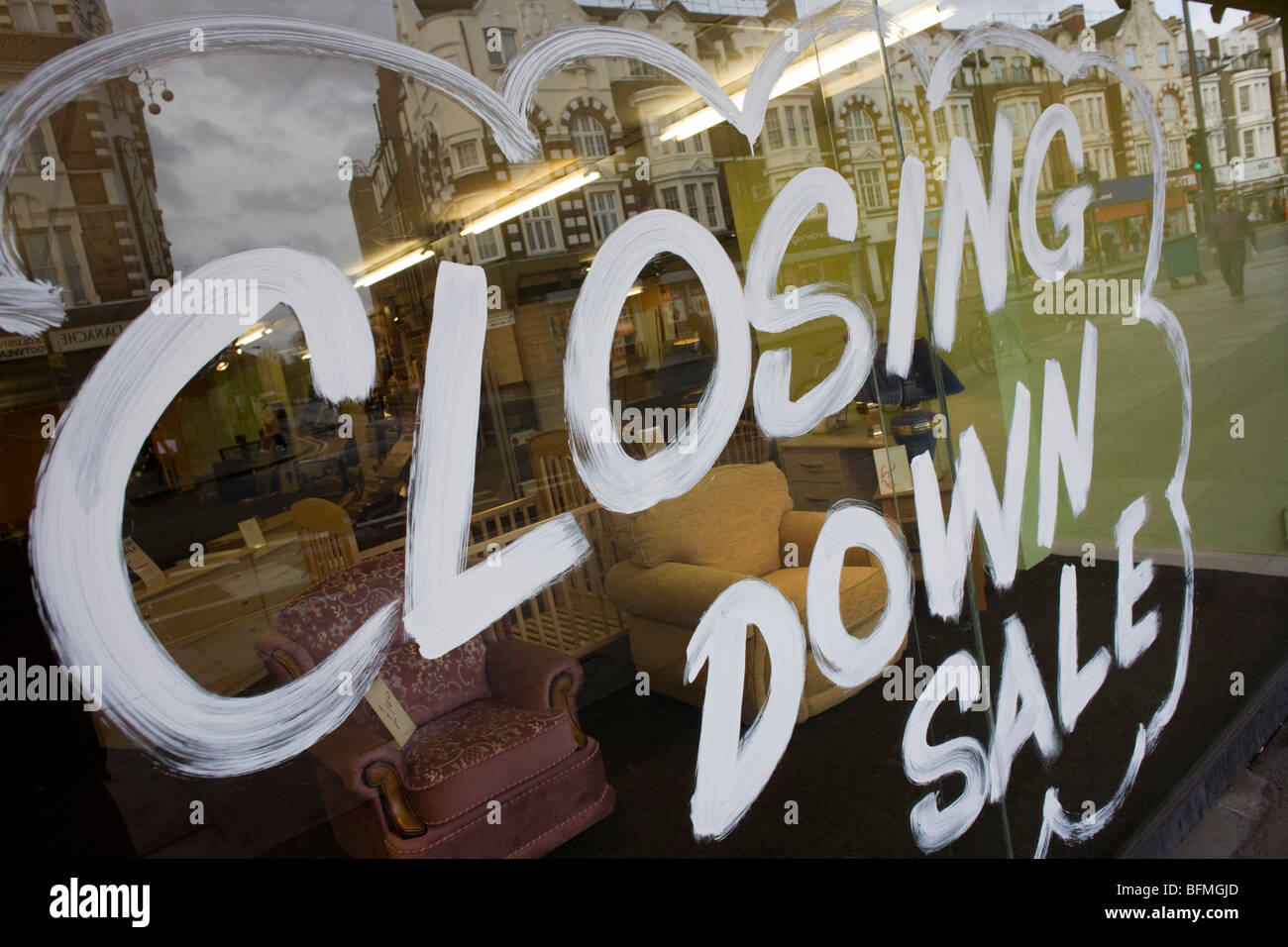 Exterior shop closing down sale hires stock photography and images Alamy