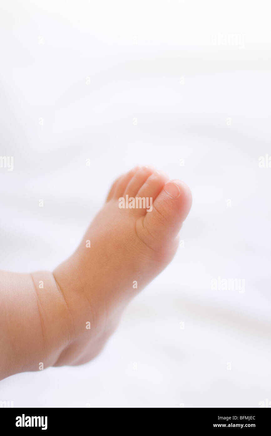 Barefoot barefeet foot feet hires stock photography and images Alamy