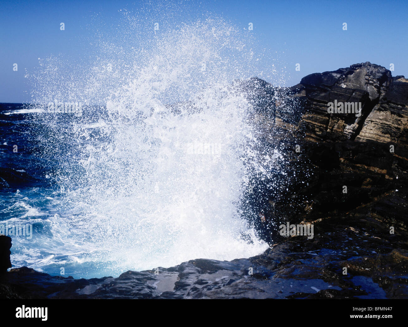 Oahu Waves Hi res Stock Photography And Images Alamy oahu-waves-hi-res-stock-photography-and-images-alamy