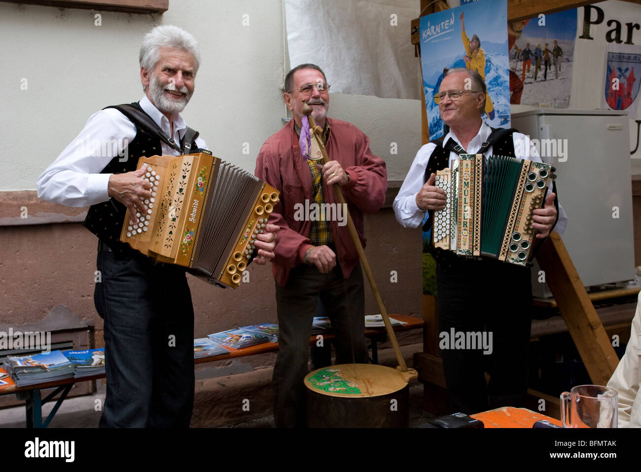 Harmoniums hi res stock photography and images Alamy