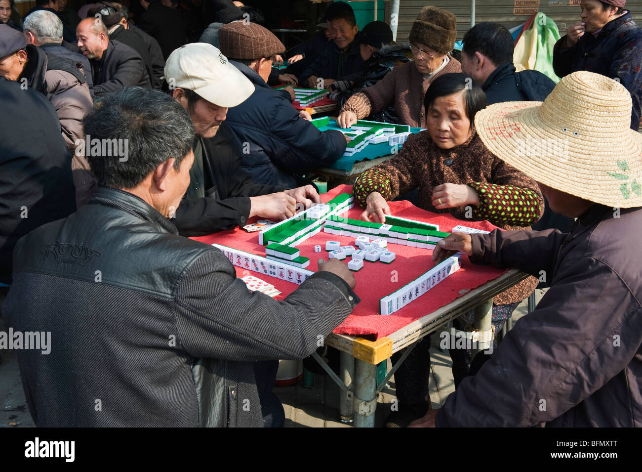 China, Jiangxi Province, Jingdezhen city, local people playing mahjong Stock Photo
