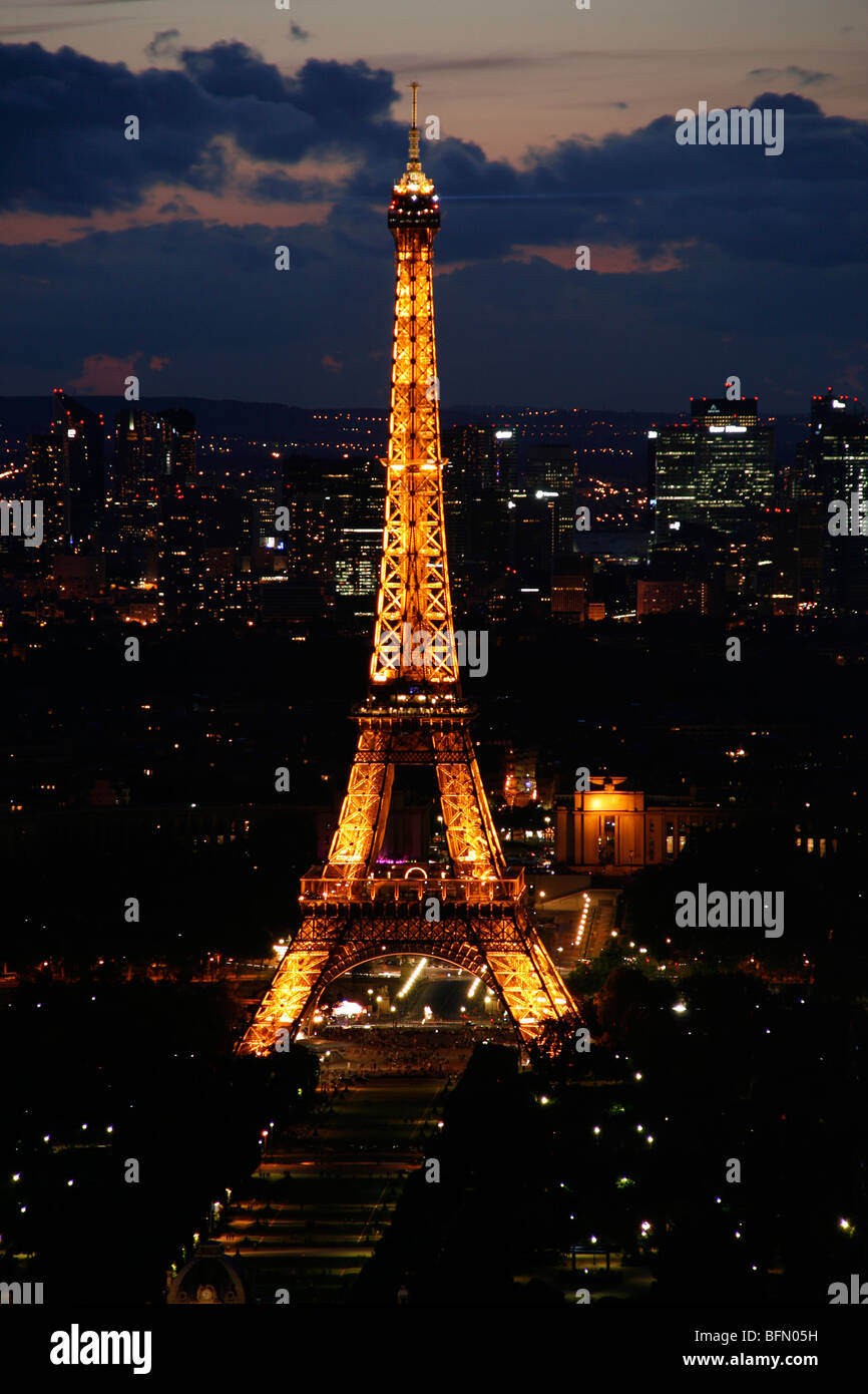 Middle observation deck at the Eiffel Tower, Paris, Ile de France, France  Stock Photo - Alamy