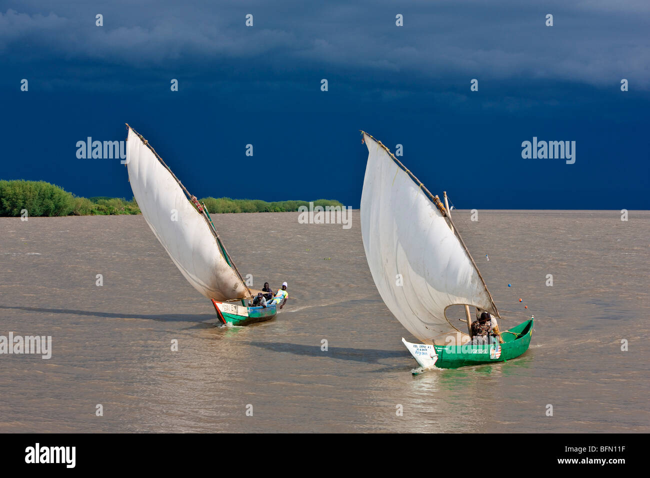 Kenya, Nyanza District. Fishermen return in their sailing boat from fishing in Lake Victoria Stock Photo