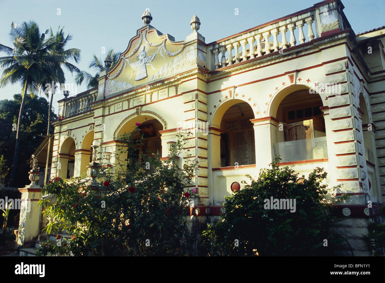 Parsi fire temple gujarat hires stock photography and images Alamy
