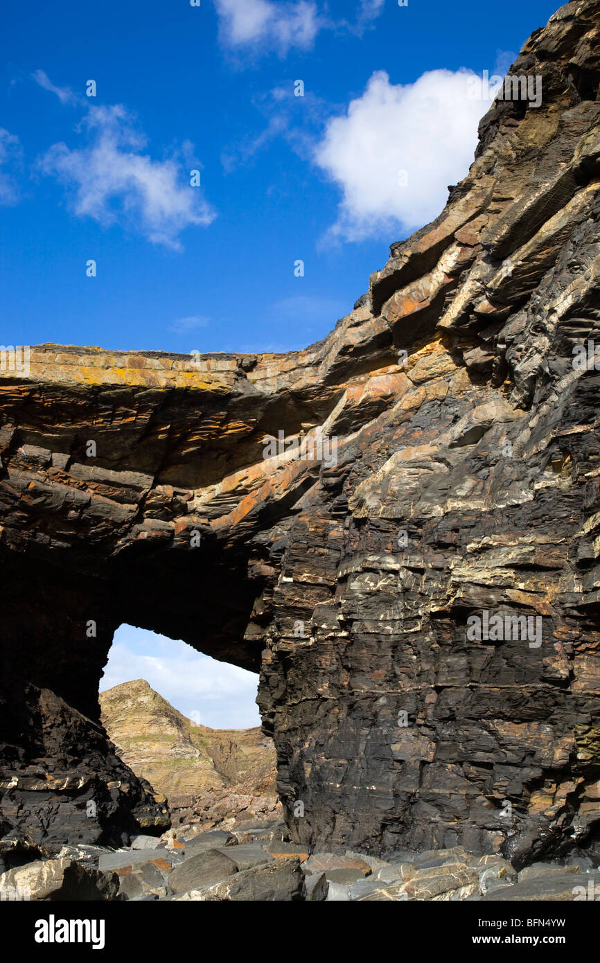 Strangles; sea arch Northern Door; geology part of the Crackington Haven formation; Cornwall Stock Photo