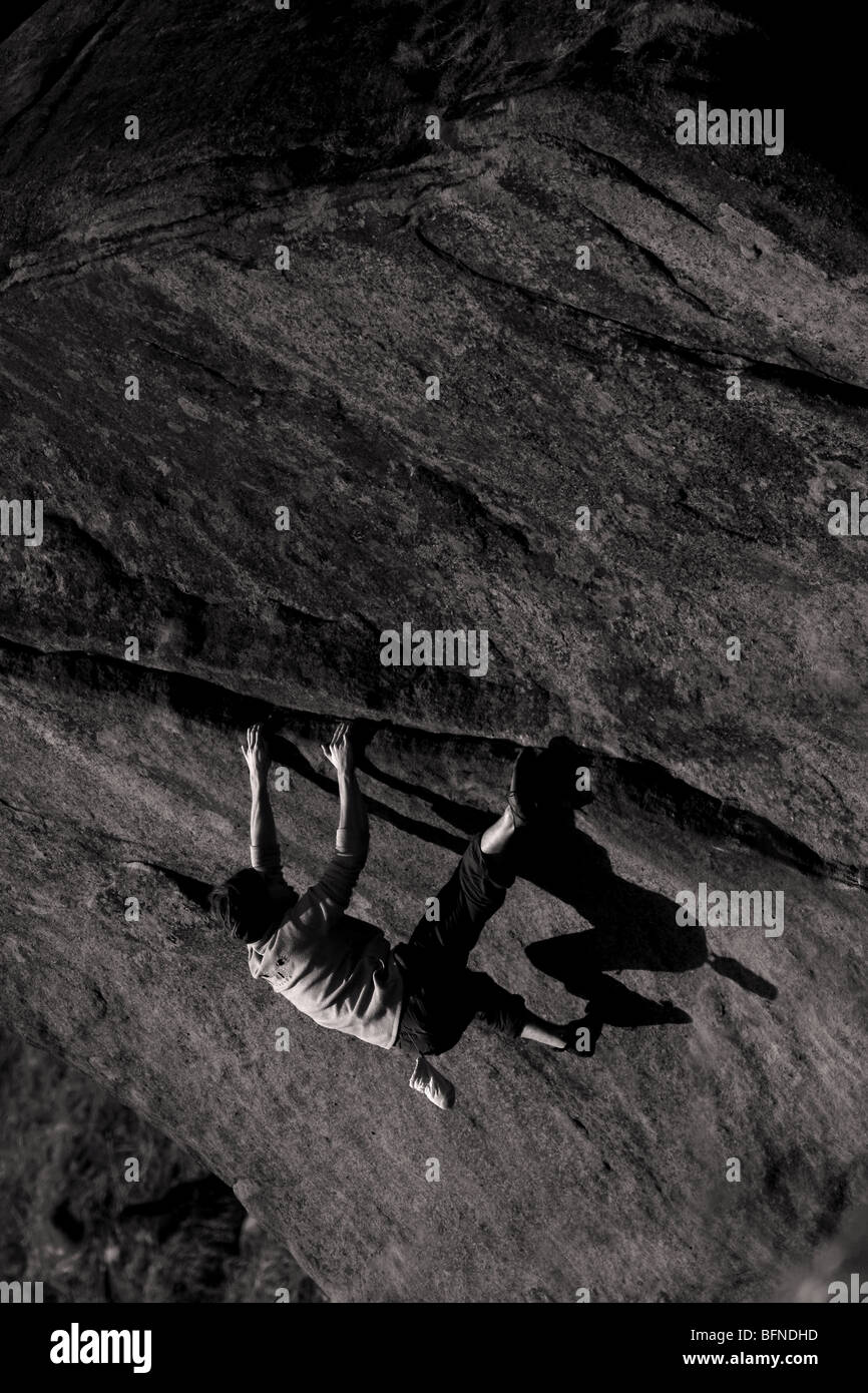 Bouldering at Stanage Edge, Peak District Stock Photo Alamy