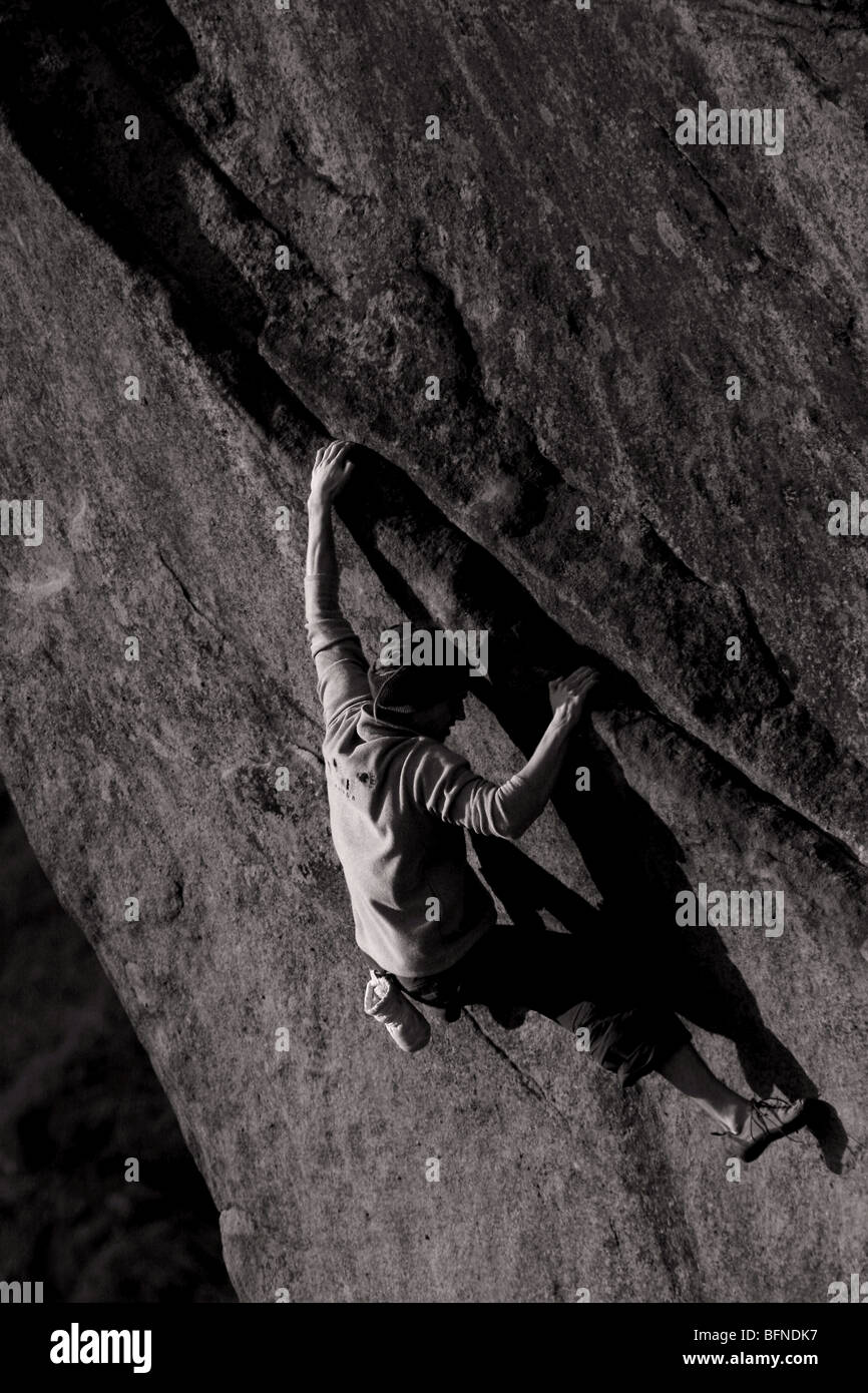 Bouldering at Stanage Edge, Peak District Stock Photo Alamy