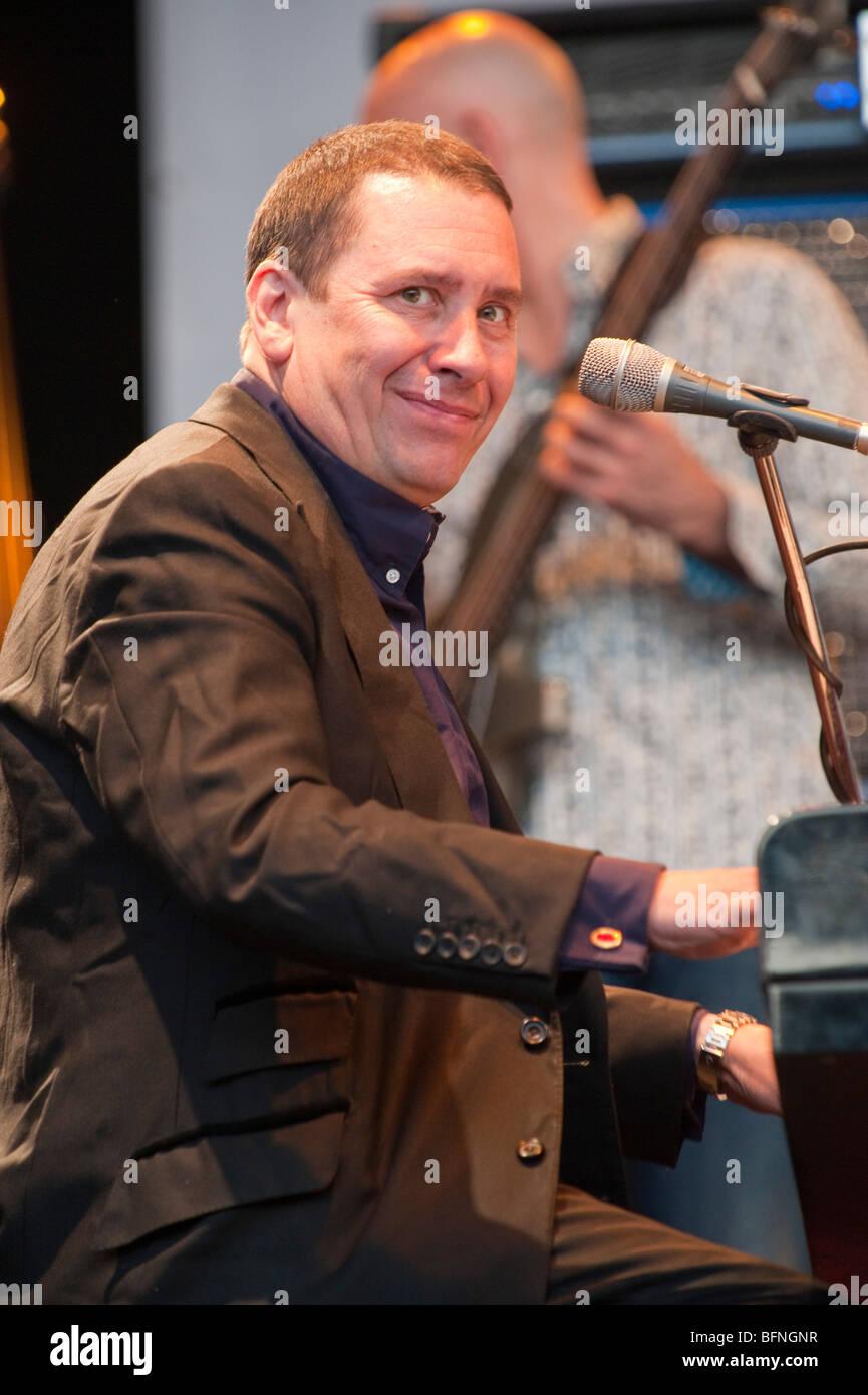 Jools Holland playing live at during a  Kenwood House PicNic cocert,  Hampstead Heath Stock Photo