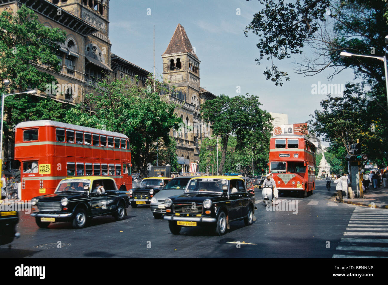 CTO ; Central Telegraph Office ; traffic buses taxies ; Bombay ; Mumbai
