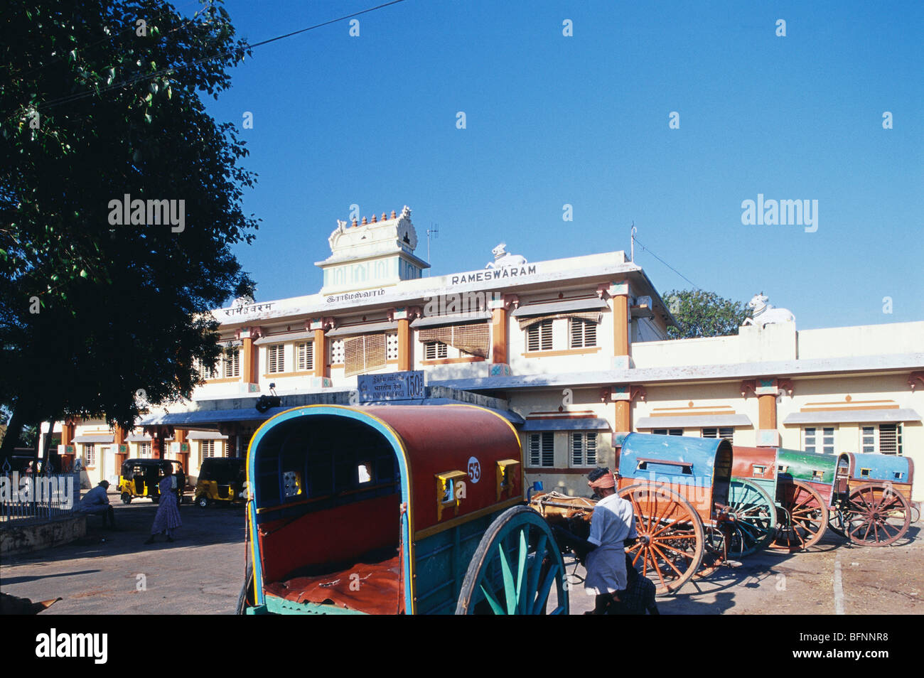 Rameswaram town railway station ; horse tanga ; horse tonga ; horse carriage ; Ramesvaram ; Rameshwaram ; Ramanathapuram ; Tamil Nadu ; India ; asia Stock Photo