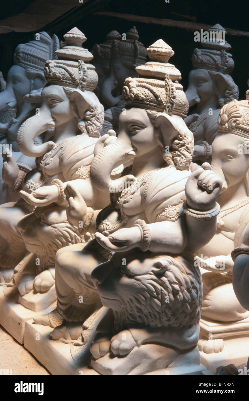 Ganesh festival ; Ganpati idols ; plaster of paris ; Pen ; Maharashtra