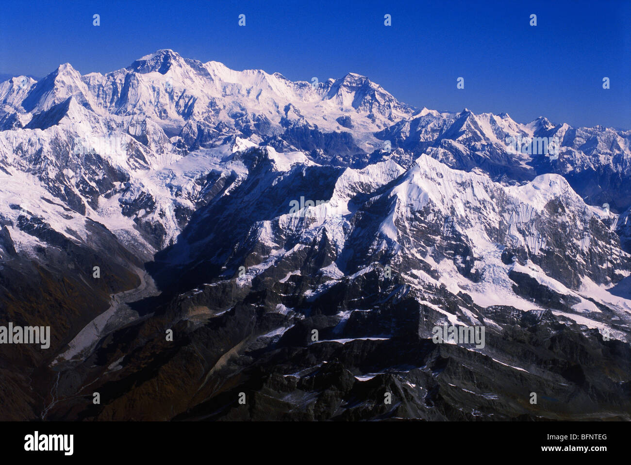 Himalayan range aerial everest hi-res stock photography and images - Alamy