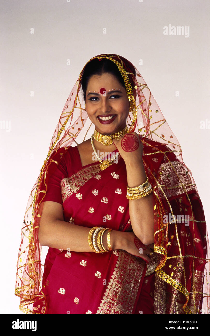 Bengali Indian bride in wedding dress India MR#145 Stock Photo - Alamy