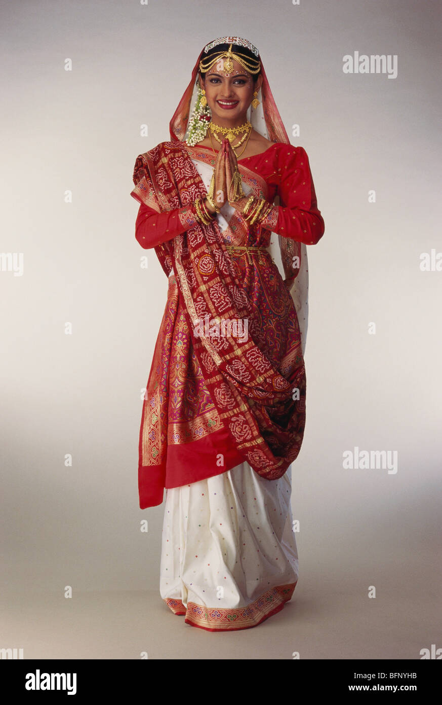 Gujarati bride hi-res stock photography and images - Alamy