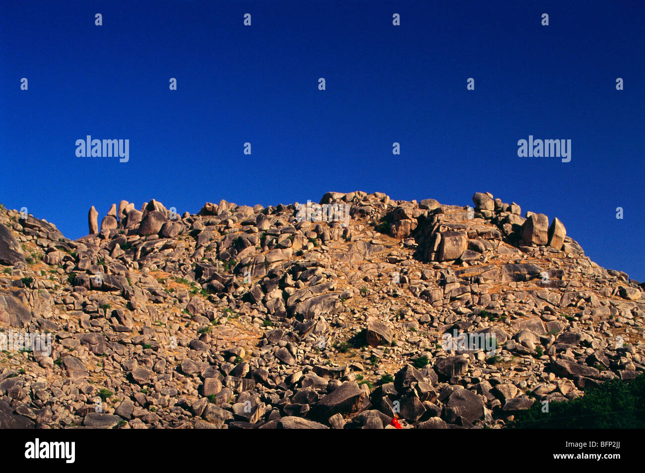 Aravalli mountain range hi-res stock photography and images - Alamy