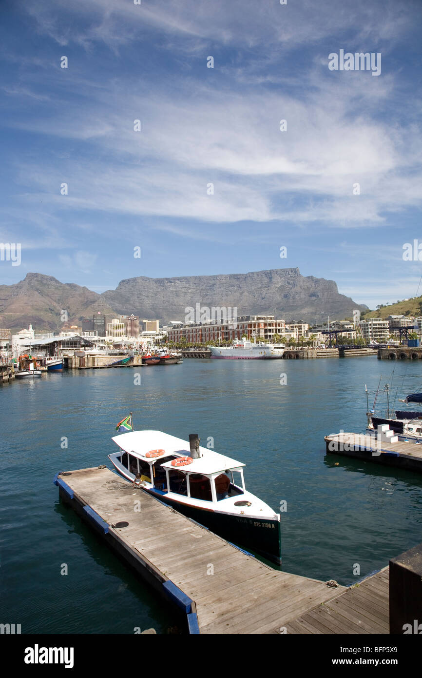 Cape Town Waterfront Harbour - Table Mountain at the  back Stock Photo