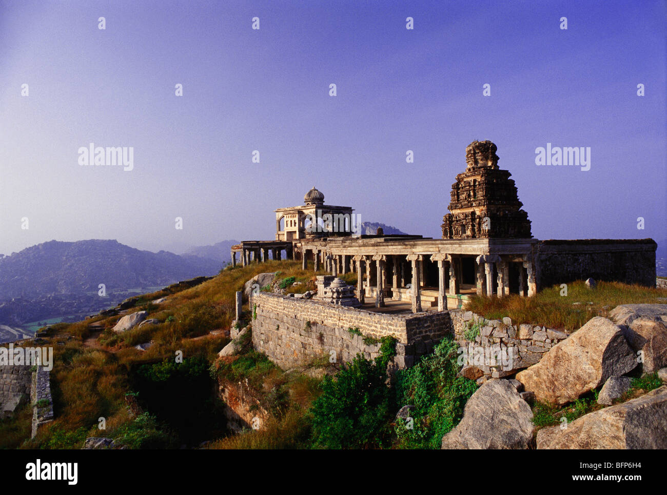 Krishnagiri Fort ; Krishna Temple ; Darbar Hall ; Gingee Fort ; Senji Fort ; Gingee ; Tiruvannamalai ; Tamil Nadu ; India ; Asia Stock Photo