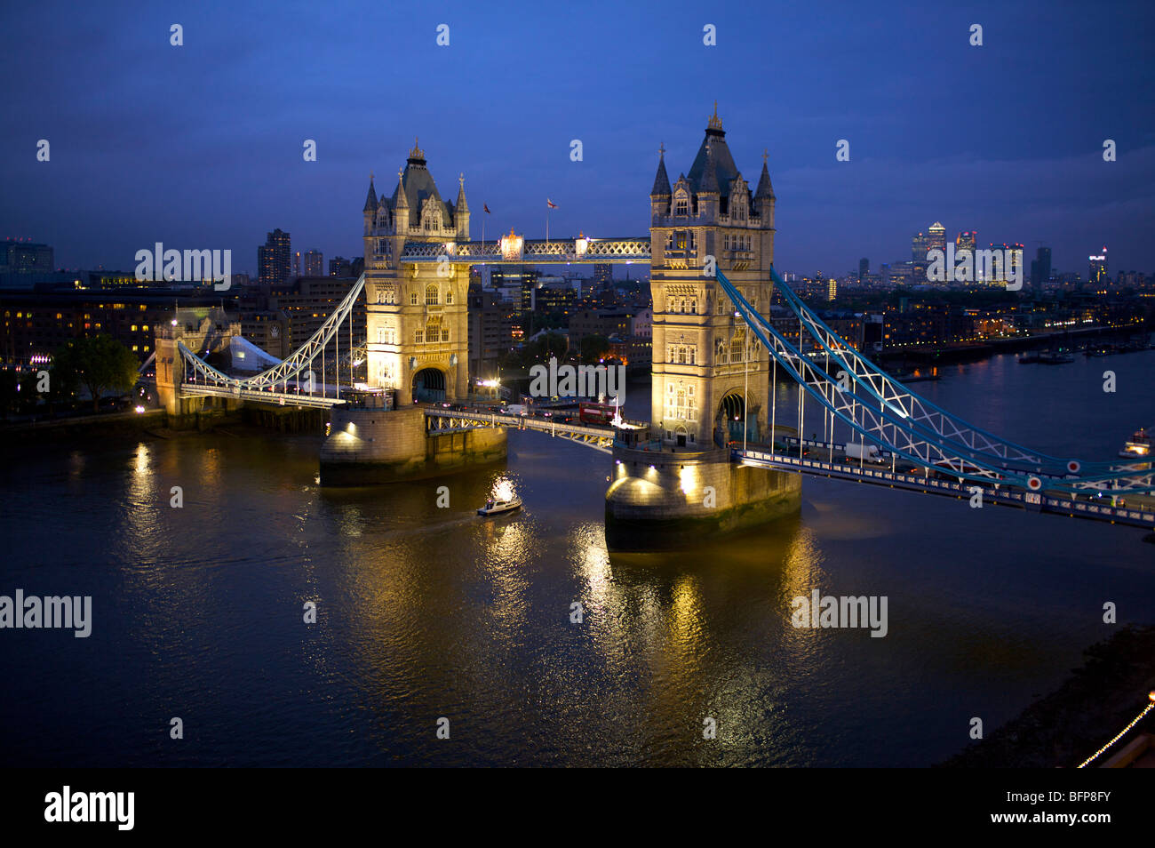 Tower bridge tall ship london hi-res stock photography and images - Alamy