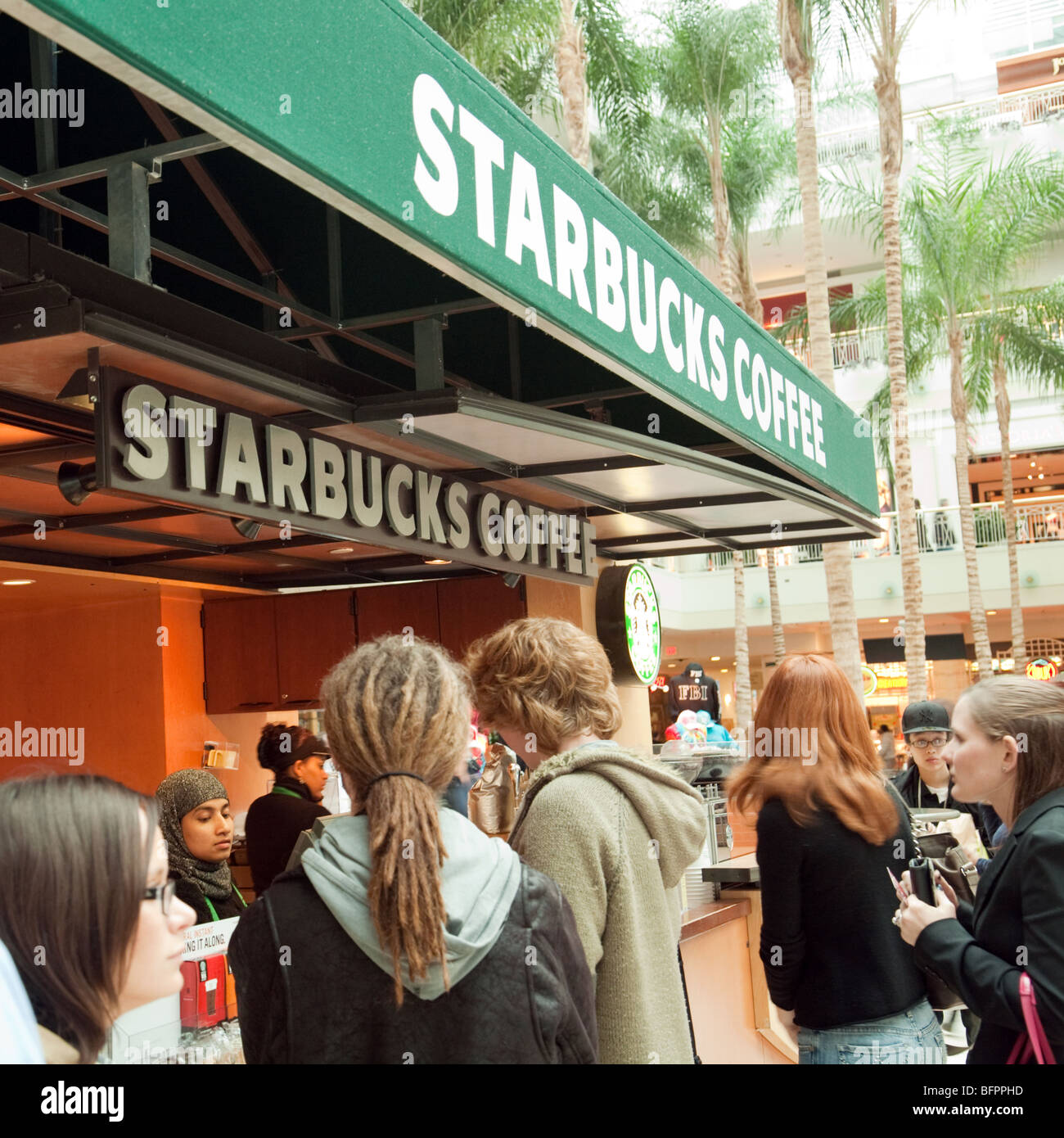 Starbucks coffee shop, Pentagon City Shopping Mall, Washington DC, USA Stock Photo