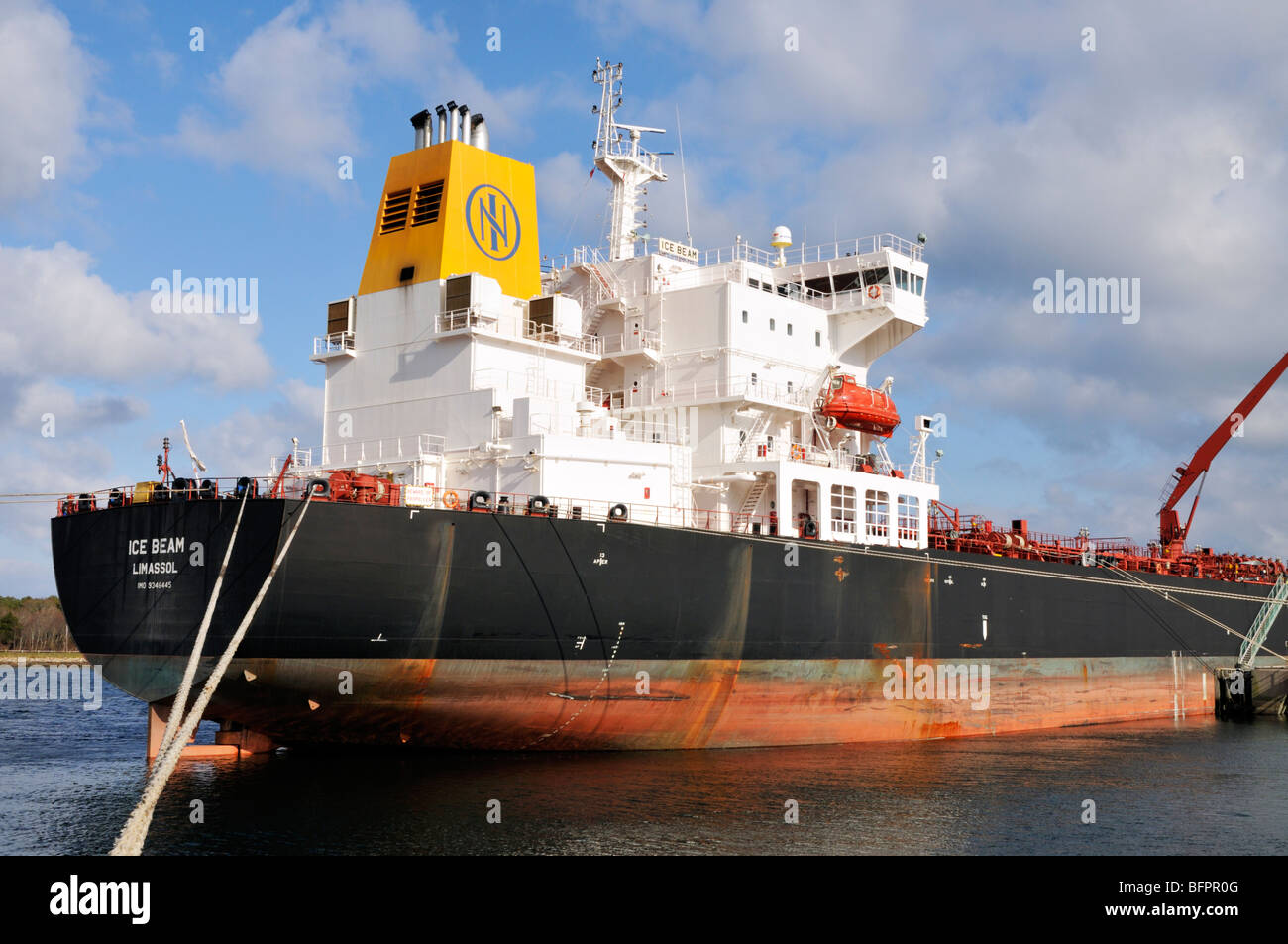 Crude fuel oil tanker Ice Beam Stock Photo