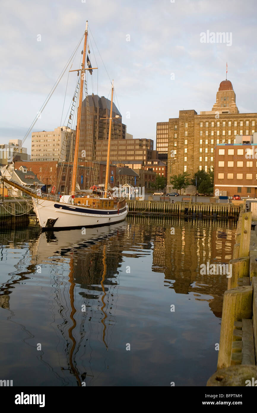 Halifax waterfront hi-res stock photography and images - Alamy