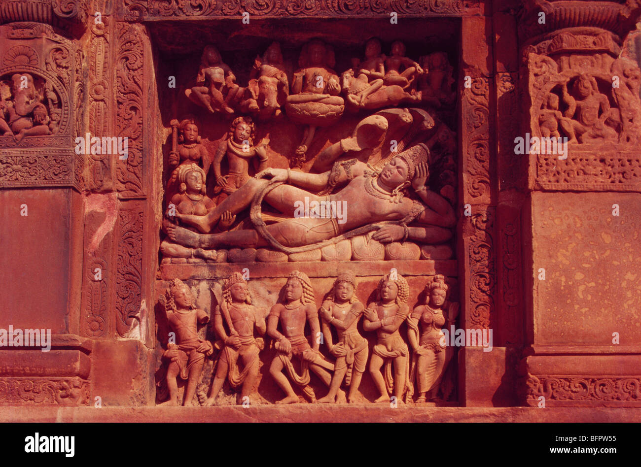 Dashavatara Temple, Lord Vishnu reclining on serpent Sheshnag, Deogarh, Dasavatar temple, Vishnu Hindu temple, Jhansi, Uttar Pradesh, India, Asia Stock Photo