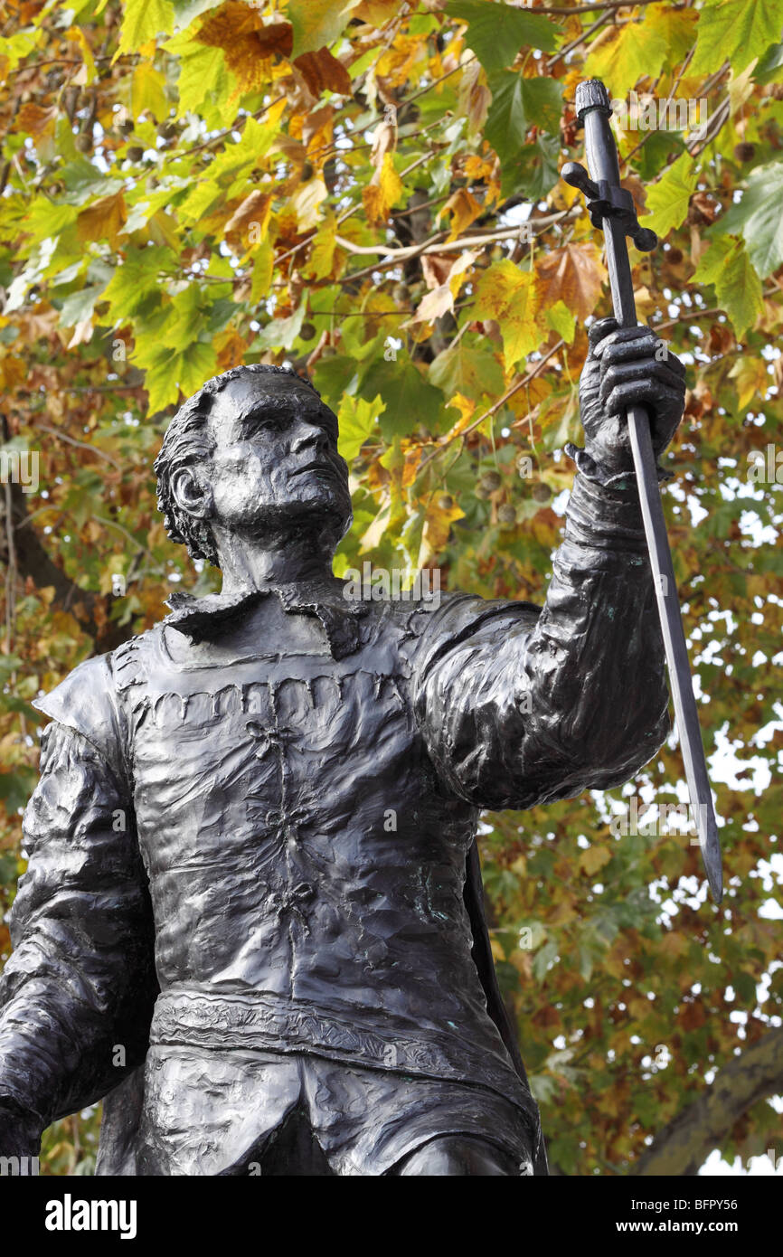 Laurence Olivier statue of the actor as Hamlet on the South Bank in London outside the National Theatre Stock Photo