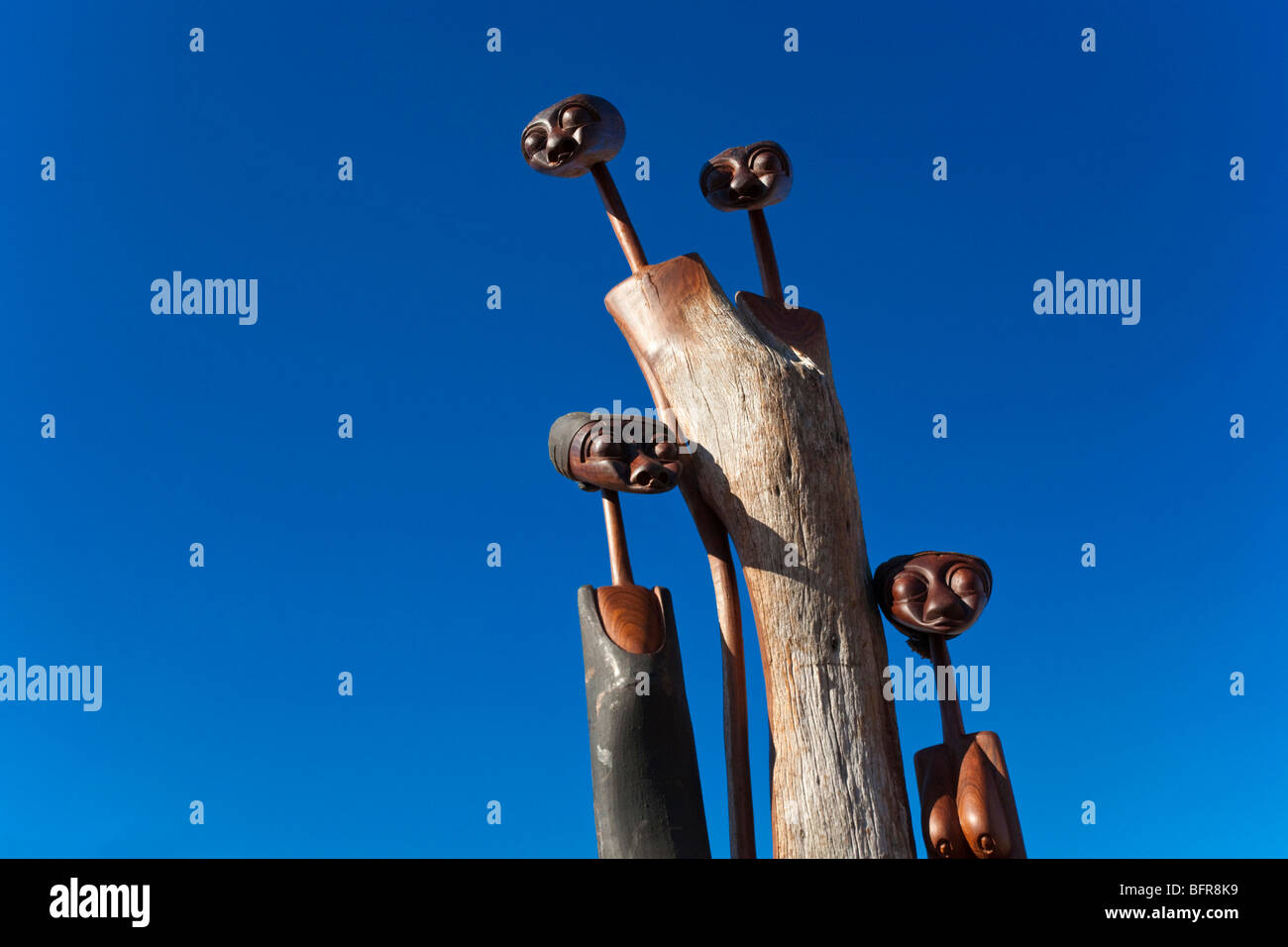 African wooden heads hi-res stock photography and images - Alamy