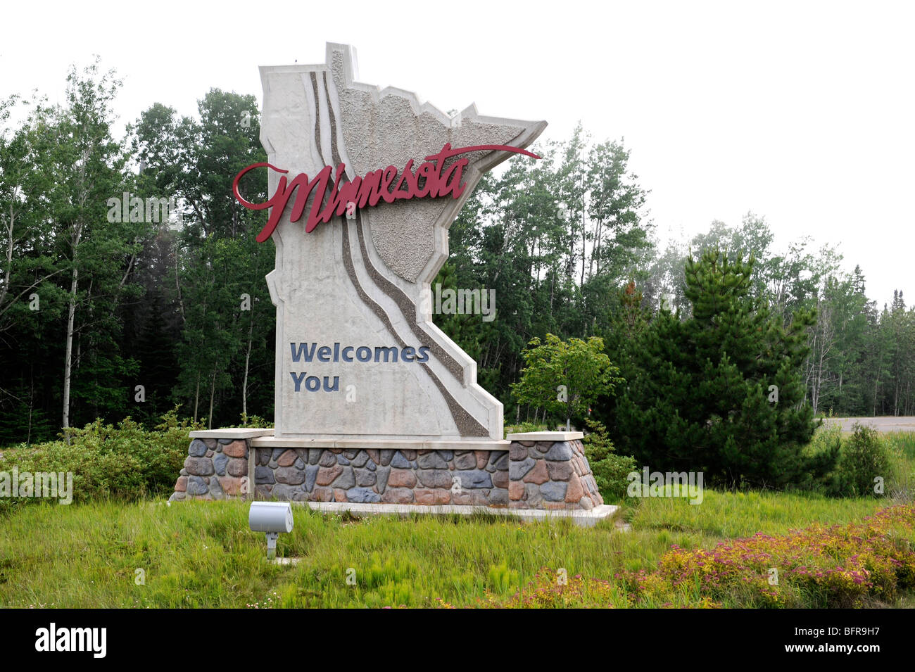 to Minnesota sign Stock Photo Alamy
