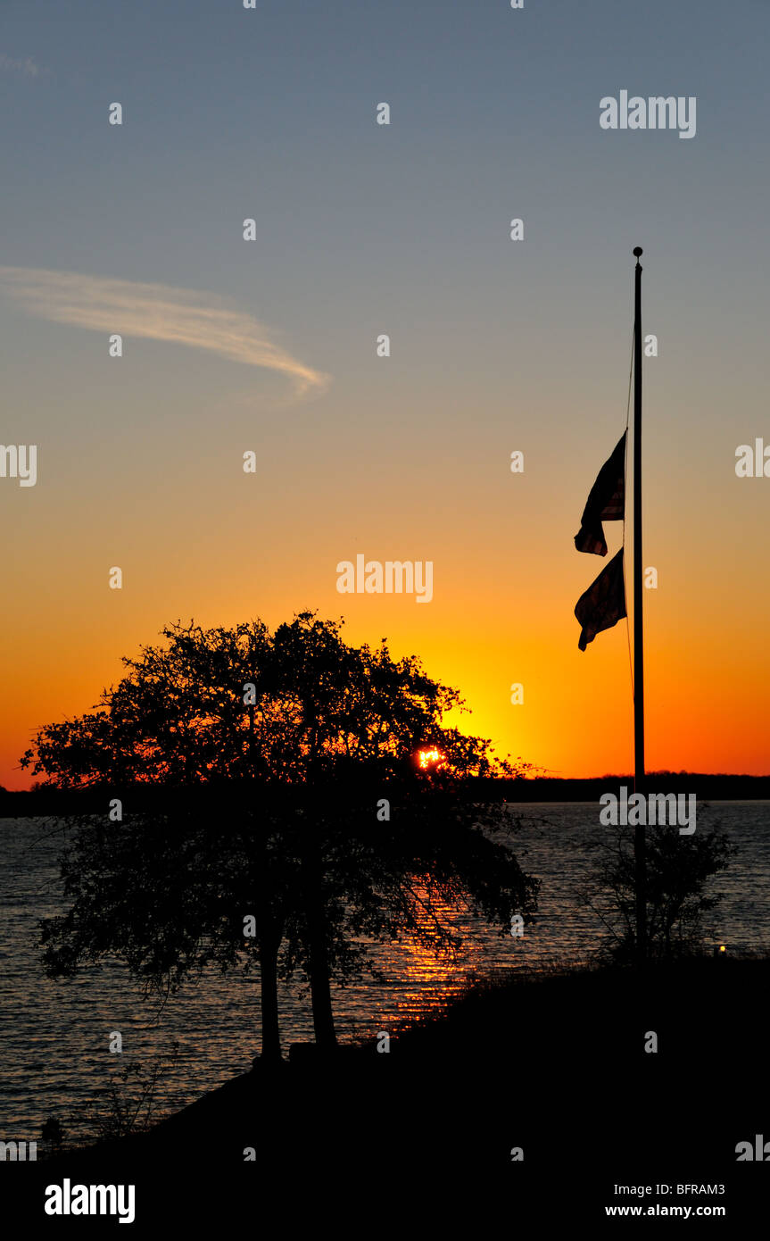 Half staff flag hires stock photography and images Alamy