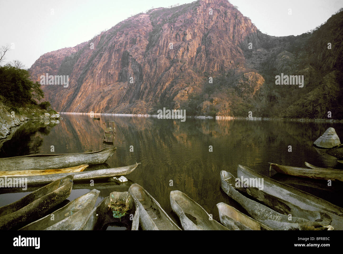 Lake cahora bassa hires stock photography and images Alamy