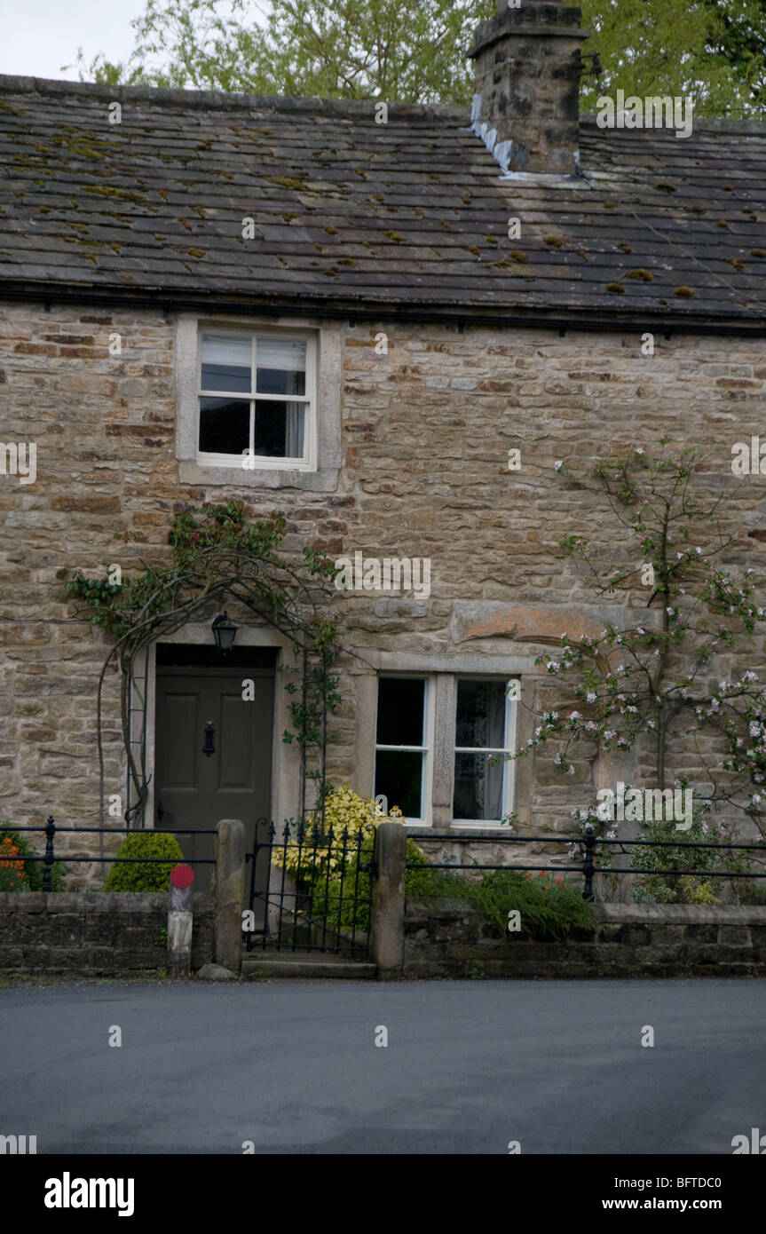 Stone built houses in Burnsall Village, North Yorkshire Dales National Park, England, UK Stock Photo