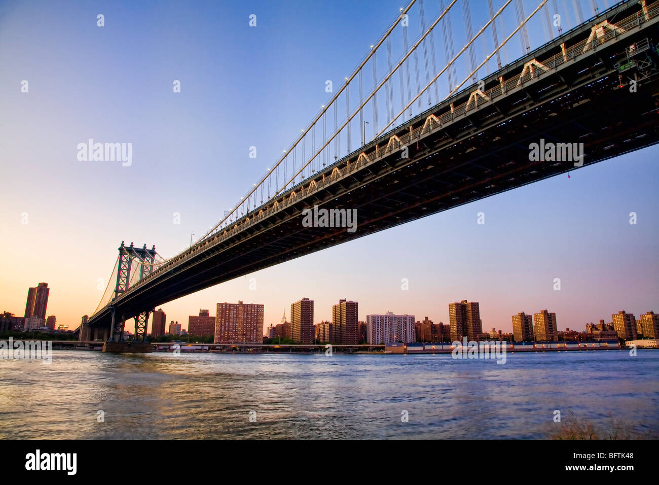 Manhattan Bridge leads to Lower Manhattan from Brooklyn , New York Stock Photo