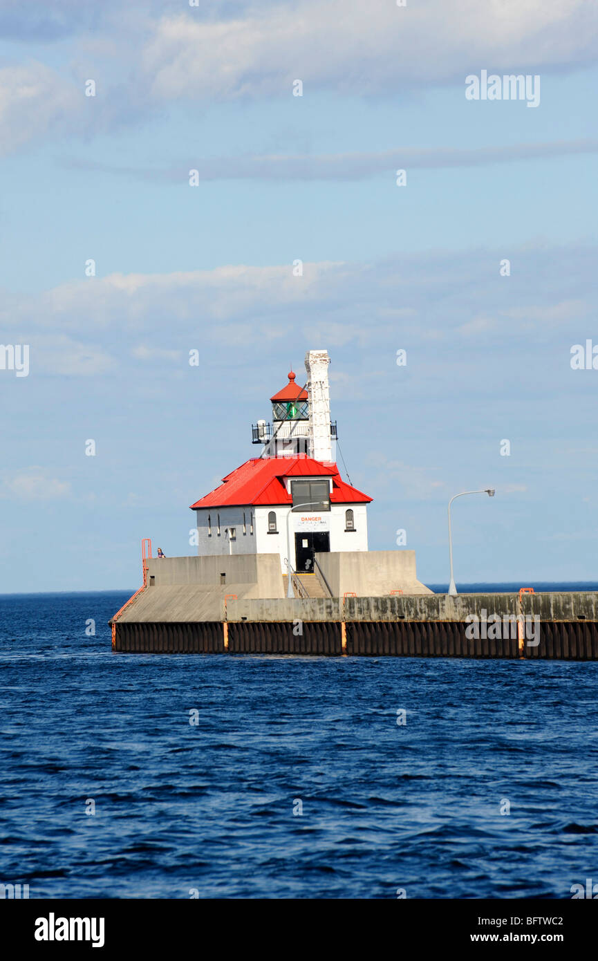 Lighthouse in harbor of Downtown Duluth Minnesota Stock Photo Alamy