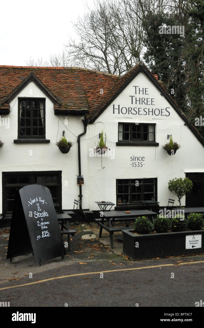 Three horseshoes winkwell hires stock photography and images Alamy