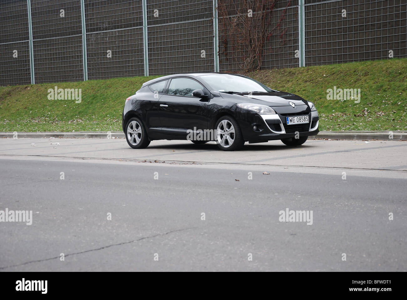 Renault Megane III Coupe 2.0 TCE - 2009 - black metallic - two