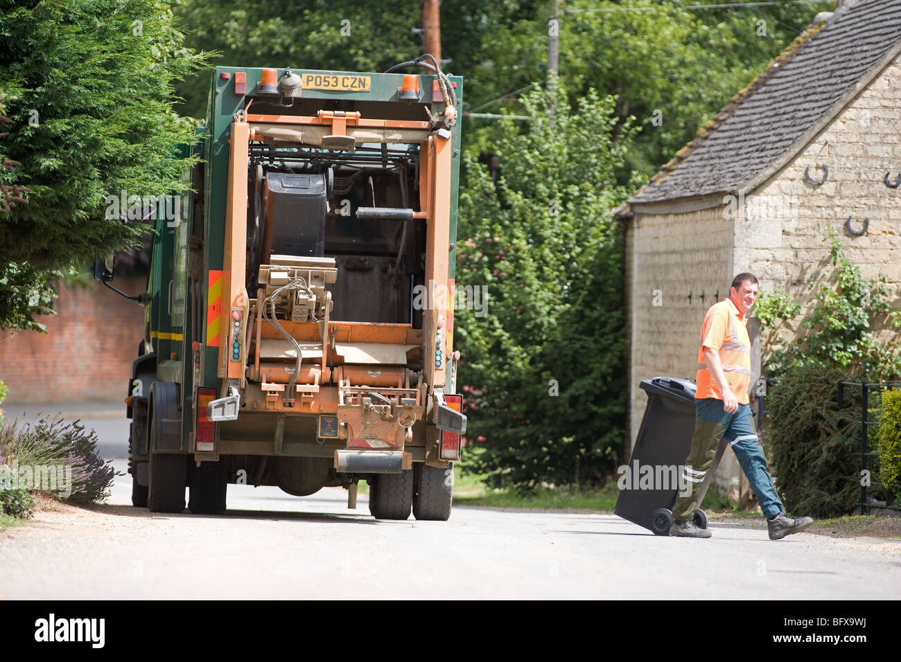 Dustbin Lorry Stock Photos & Dustbin Lorry Stock Images Alamy