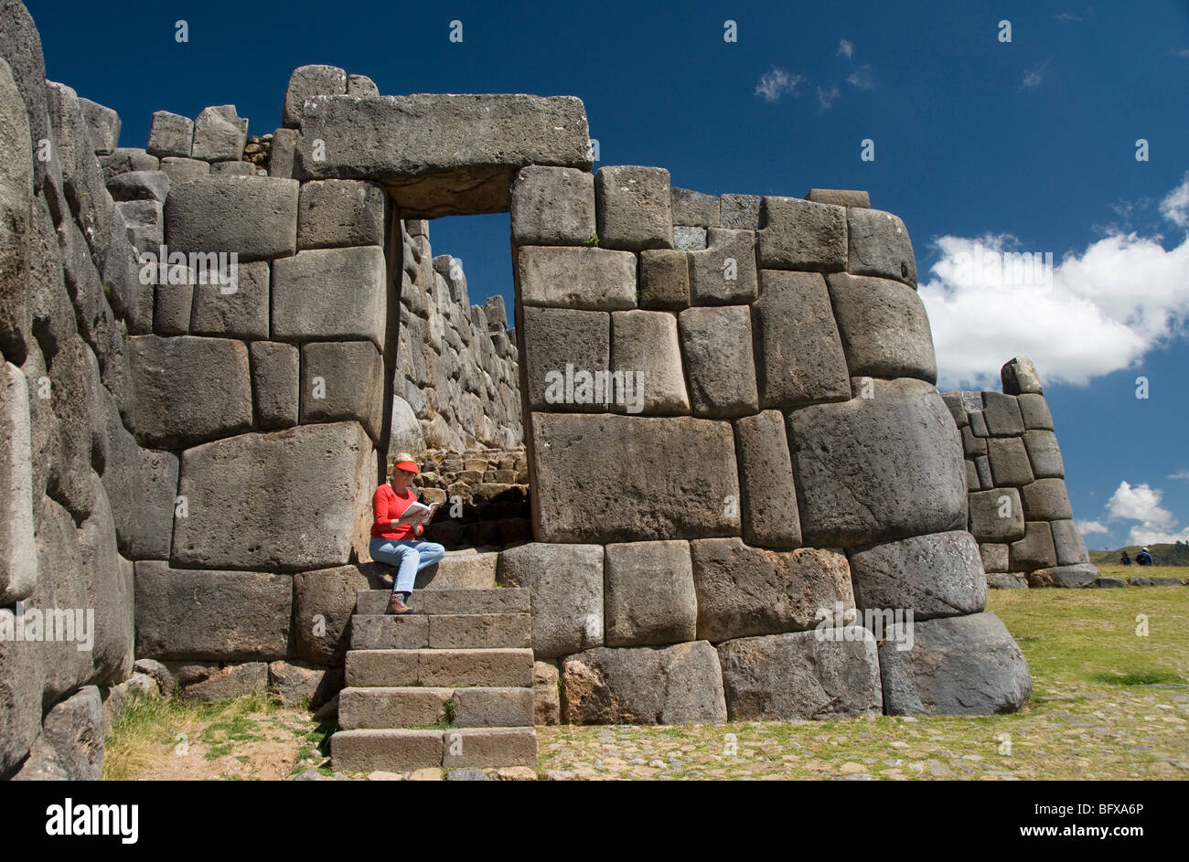 Peru cusco sacsayhuaman person hi-res stock photography and images - Alamy