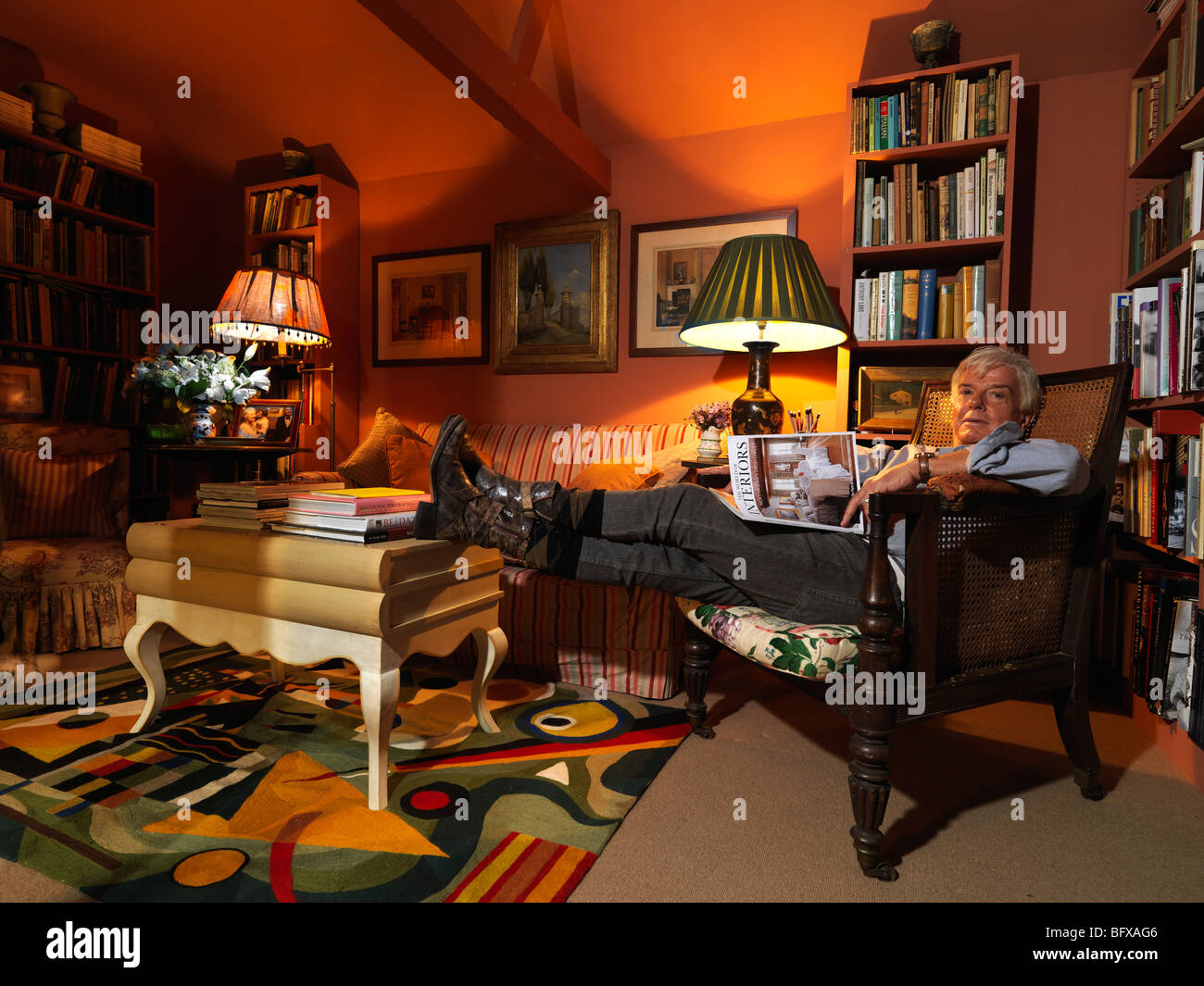 British interior designer 'Nicky Haslam' pictured in his Hampshire home. Stock Photo