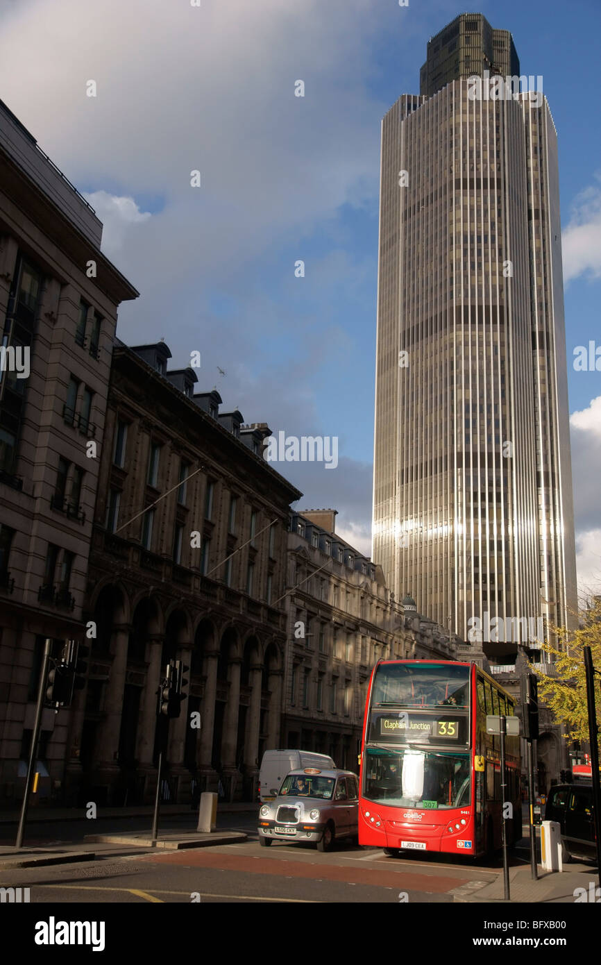 Tower 42, Formerly the Natwest Tower, in the city of London financial district Stock Photo