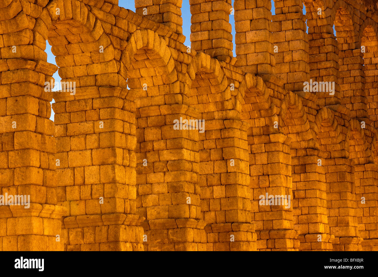 Roman aqueduct at night, Segovia. Castilla-Leon, Spain Stock Photo - Alamy