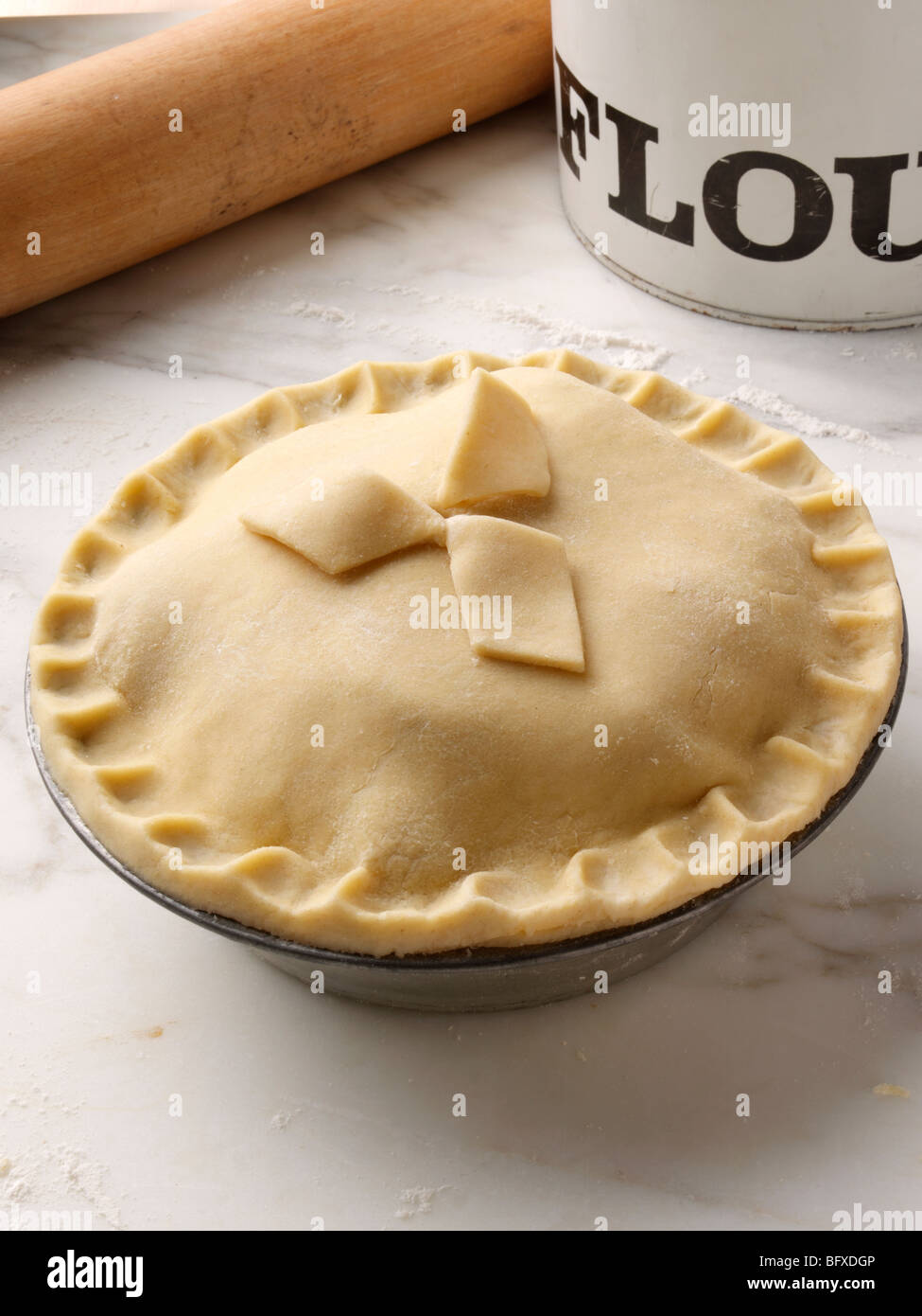 Shortcrust pastry pie in a pie tin Stock Photo Alamy
