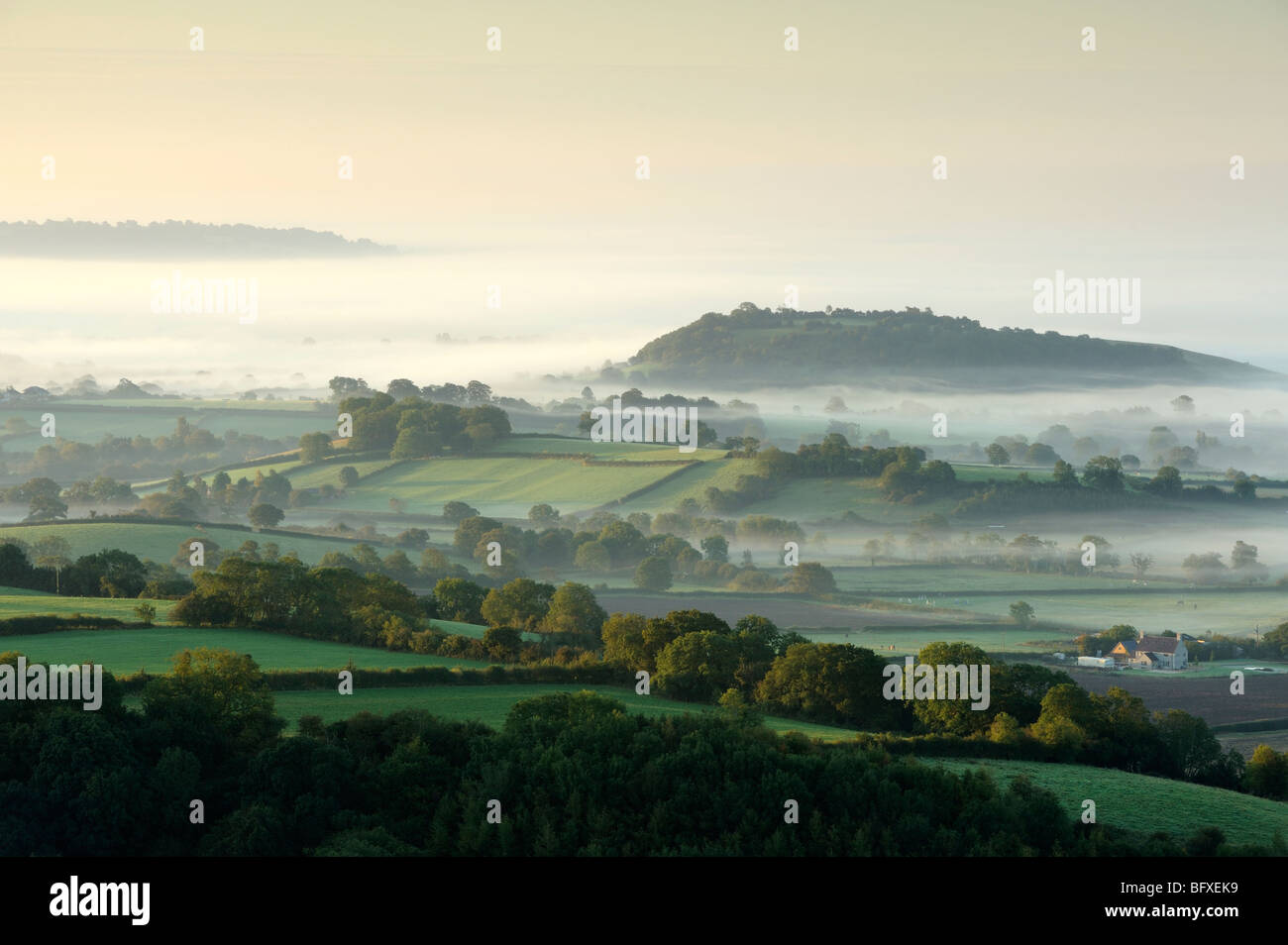 Fog over fields hi-res stock photography and images - Alamy